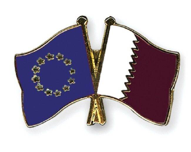 EU European Union & Qatar Flags Friendship Courtesy Enamel Lapel Pin Badge image 0