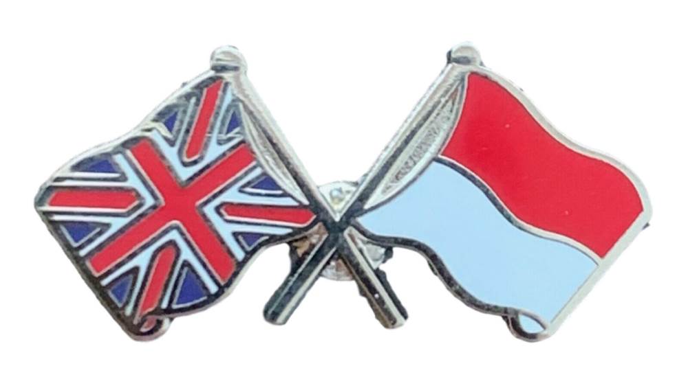 Union Jack & Indonesia Flags Friendship Courtesy  enamel  Lapel Pin Badge T477 image 0
