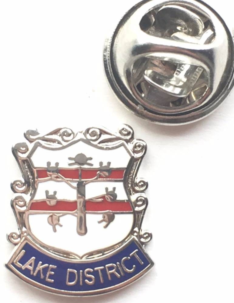 Lake District Small Quality enamel lapel pin badge T125 image 1