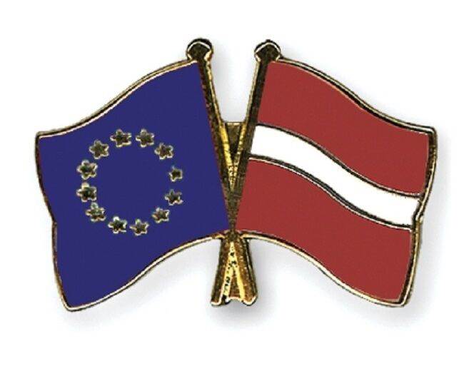 EU European Union & Latvia Flags Friendship Courtesy Enamel Lapel Pin Badge image 0