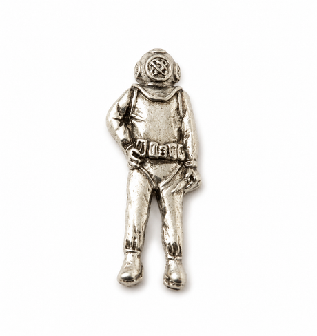 Pewter traditional deep sea diver pin badge with classic diving helmet