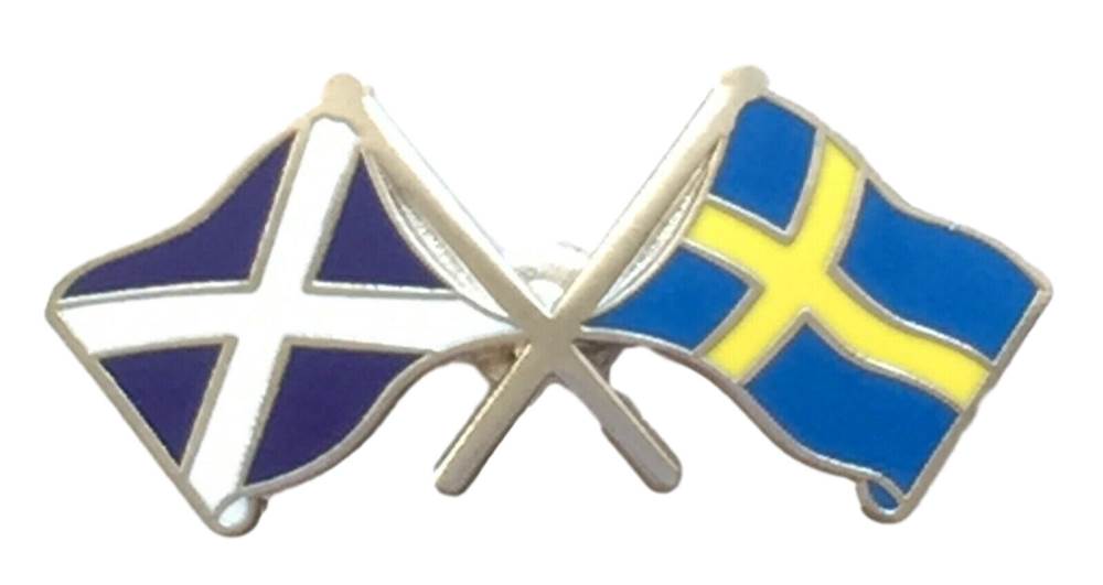 Scotland & Sweden Flags Friendship Courtesy Enamel Lapel Pin Badge T448 image 0