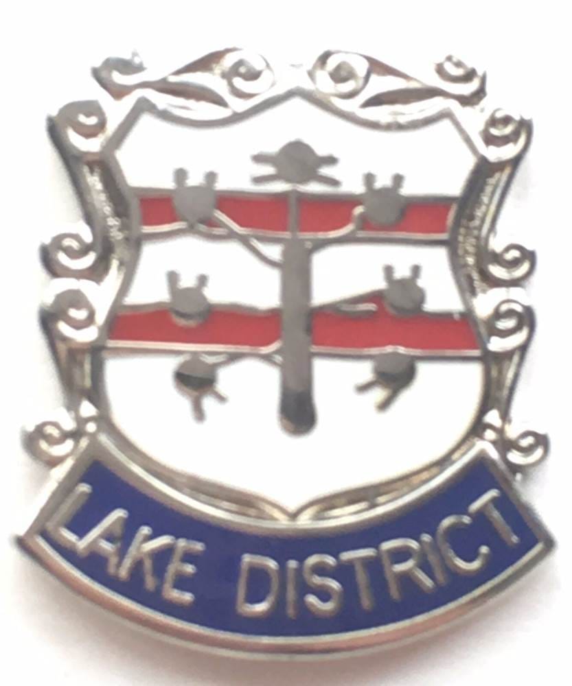 Lake District Small Quality enamel lapel pin badge T125 image 0