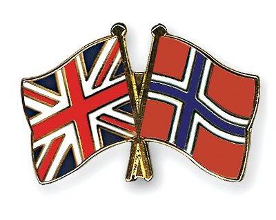 United Kingdom & Norway Friendship Flags Enamel Lapel Pin Badge image 0