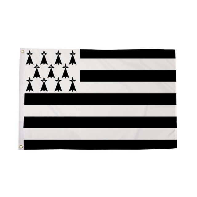 Flagmania Brittany 3ft x 2ft Polyester Flag on white background