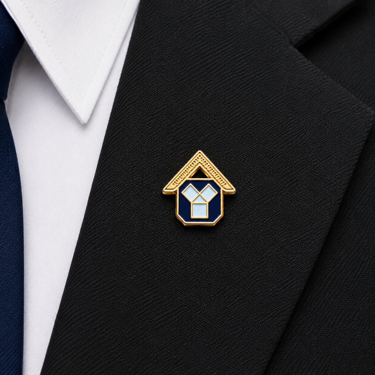 Freemasons Masonic Past Master Enamel Lapel Pin Badge – 10mm x 11mm