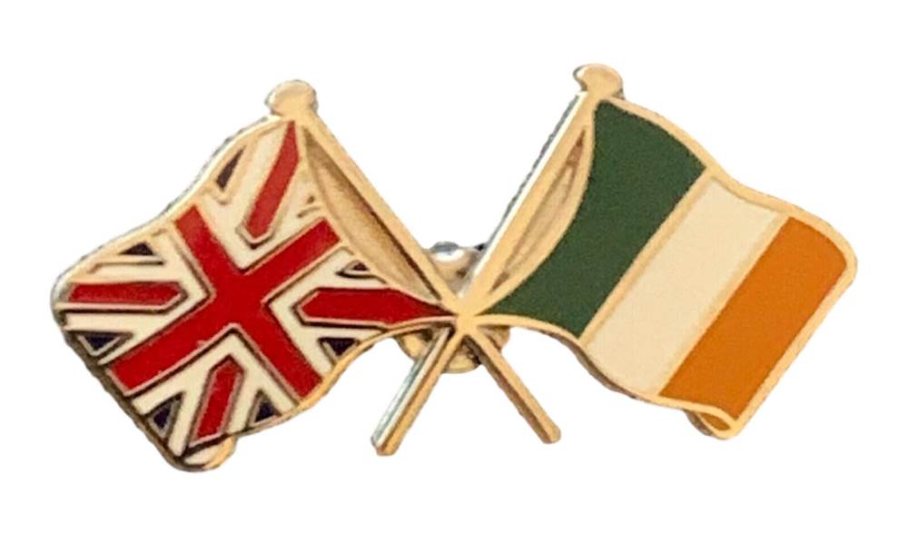 Union Jack & Ireland Flags Friendship Courtesy enamel Lapel Pin Badge T857 image 0