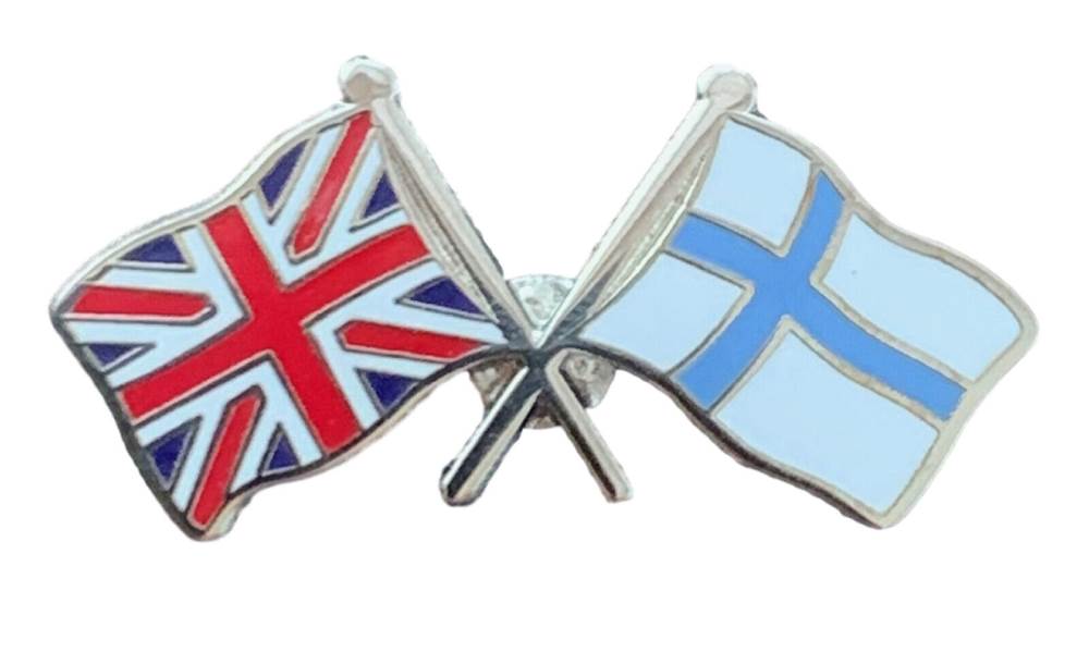 Union Jack & Finland Flags Friendship Courtesy  enamel  Lapel Pin Badge T343 image 1