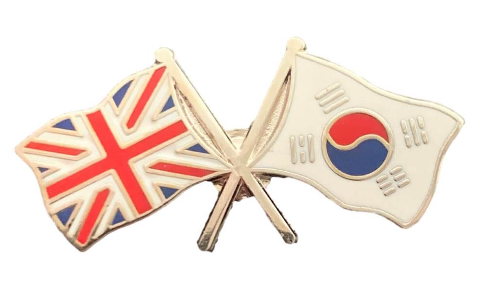Union Jack & South Korea Flags Friendship Courtesy enamel Lapel Pin Badge T283 image 1