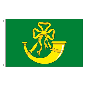 Huntingdonshire county flag with gold hunting horn and ribbons on green, 5ft x 3ft