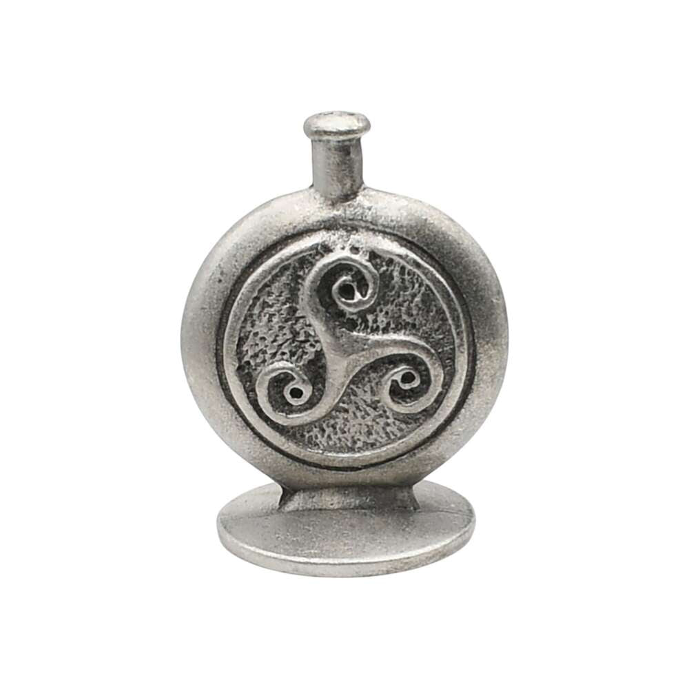 Pewter whisky sporran ornament Celtic triple spiral reverse