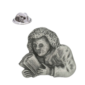 Samuel Johnson portrait pewter lapel pin badge depicting the writer holding an open book, with butterfly clasp