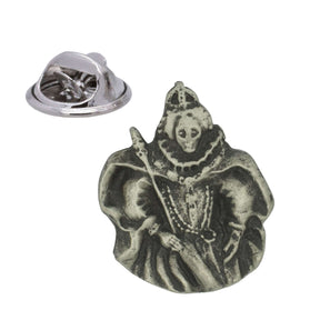 Queen Elizabeth I pewter lapel pin badge with ornate Tudor dress, ruff collar and sceptre, pictured with butterfly clasp