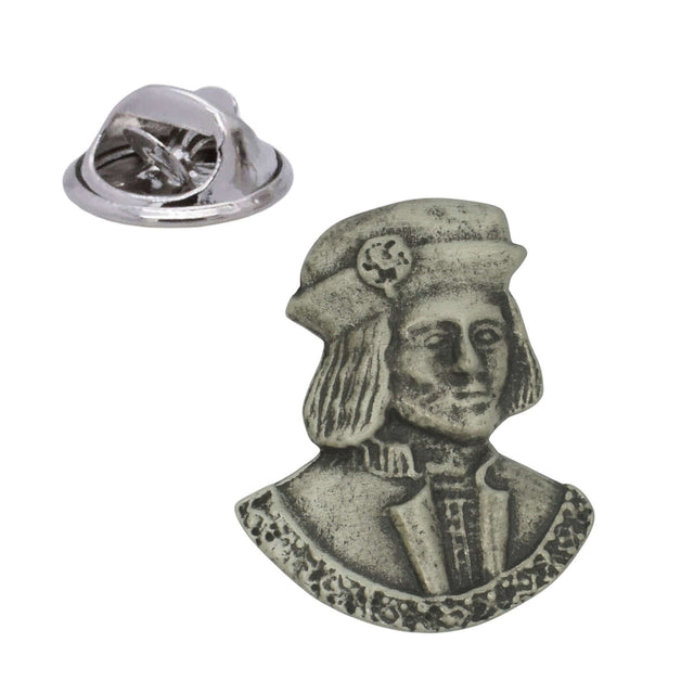 King Richard III pewter lapel pin badge portrait with period hat and butterfly clasp