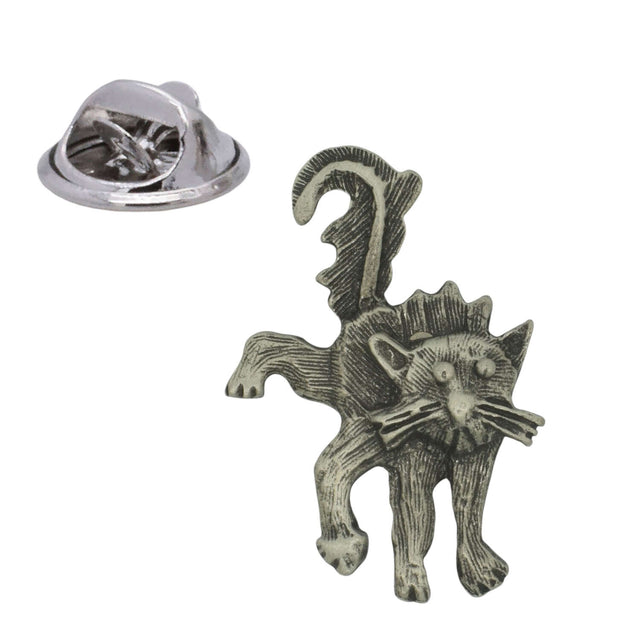 Scaredy cat pewter lapel pin badge with arched back, raised tail and butterfly clasp
